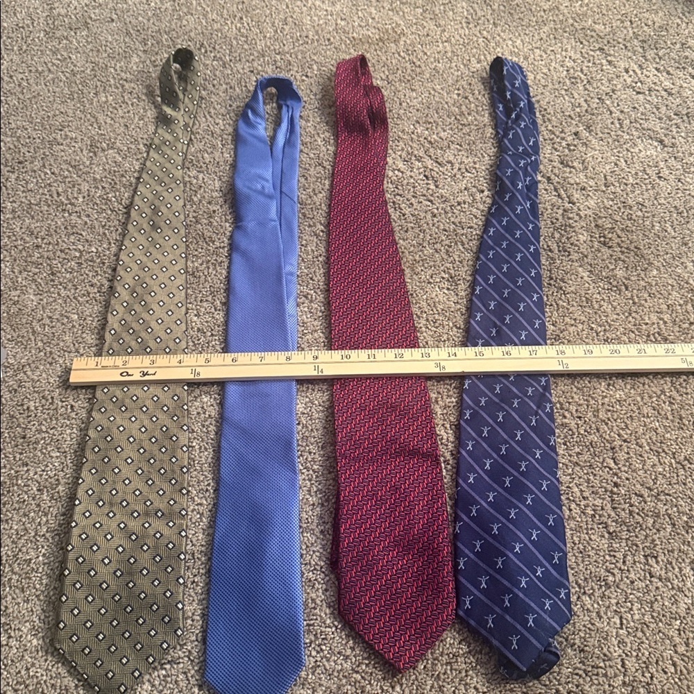 4 Designer Ties. -Michael Kors, Nautica,Vinyard Vines, Emilio Romano